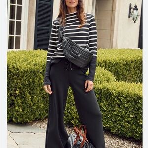 Spanx Air Essentials Wide-Leg Pants Size Medium